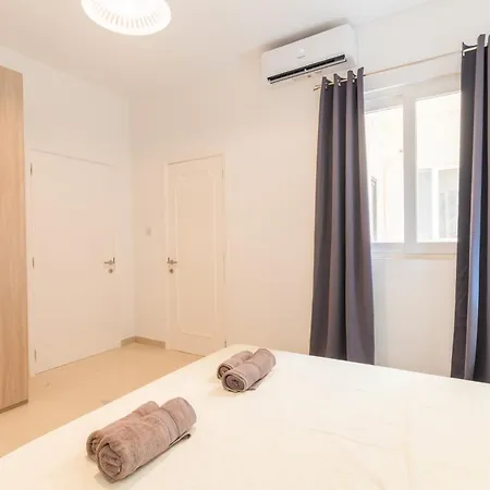 Charming 3-bed In St Pauls 2-hosted By Sweetstay Apartment